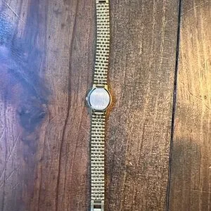 Seiko | Accessories | Vintage Seiko Women V40289 Gold Tone  display picture 2